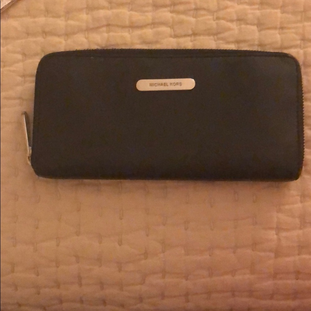 Michael kors wallet
